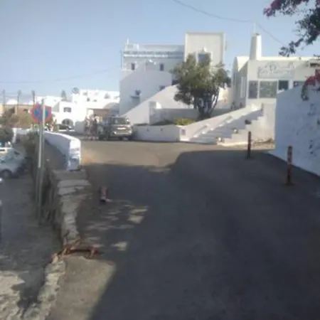 The Garden View 2 Apartment Fira (Santorini)