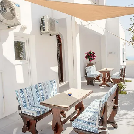 The Garden View 2 Apartment Fira (Santorini)